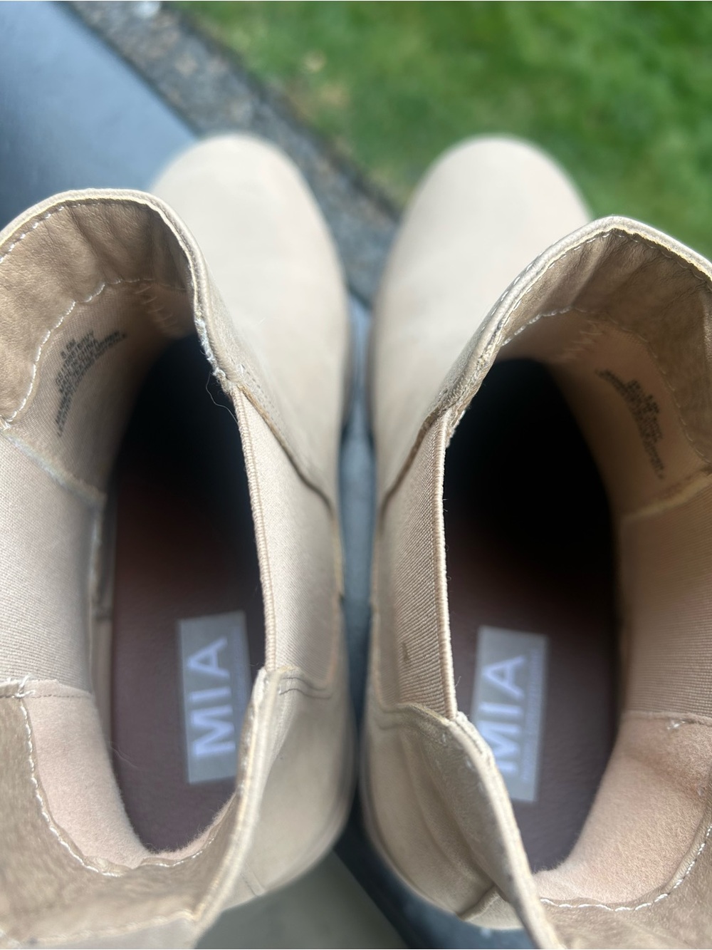 Women’s MIA Chelsea Boot in Beige - Picture 5 of 5